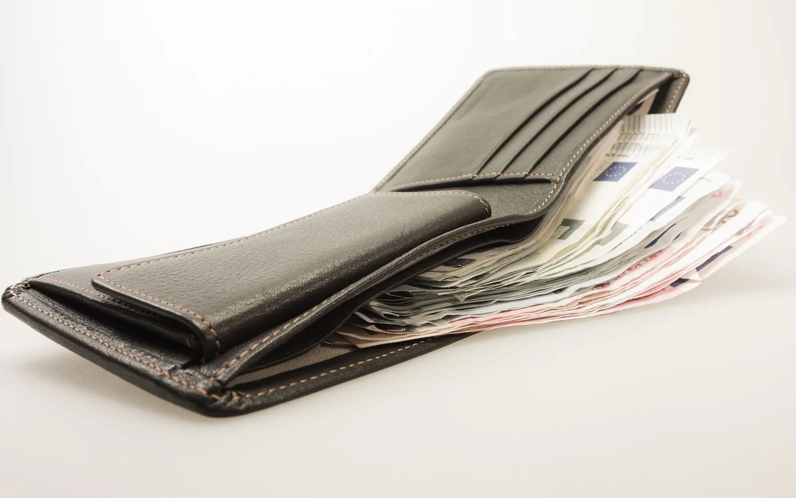Money, wallet and banknotes