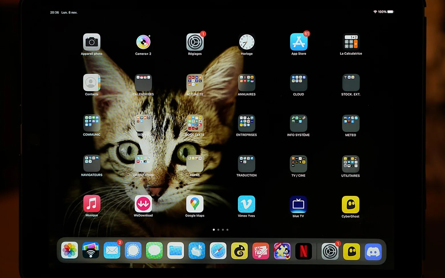 Ipad, tablet and digital camera