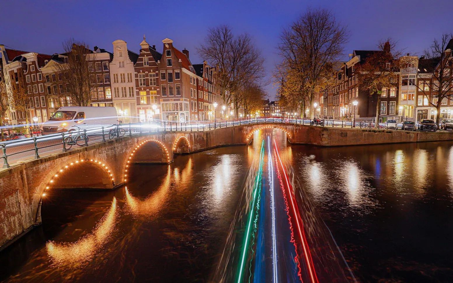 Amsterdam, channels and canals