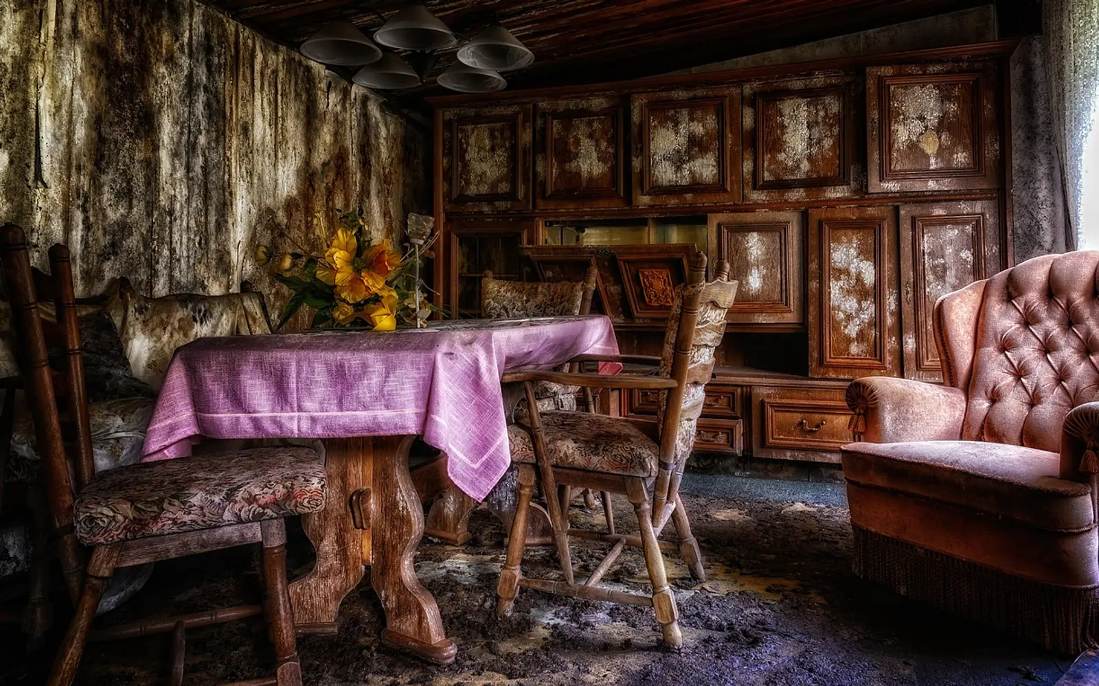 Lost places, room and living room